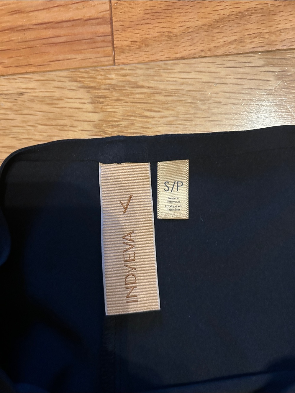 Indyeva Side-Tie Aleste Short Sleeve Top. Black, size small. New with tags! - Picture 4 of 7